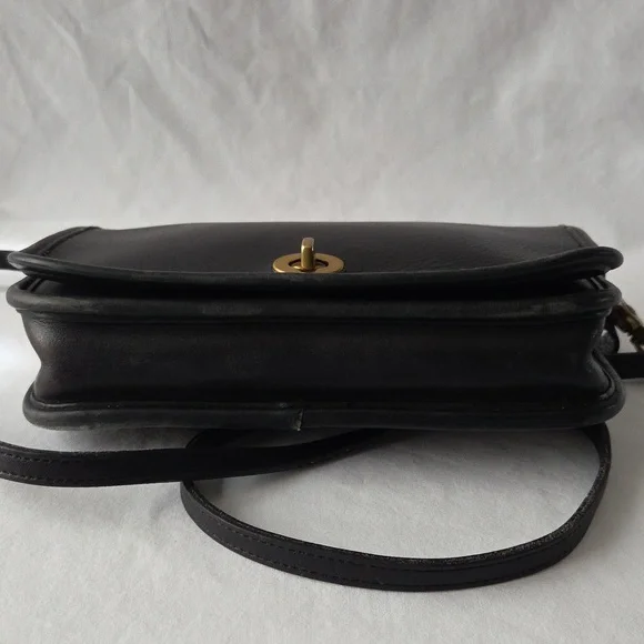 Vintage Leather Coach Pocket Purse 9755 - Picture 6 of 16